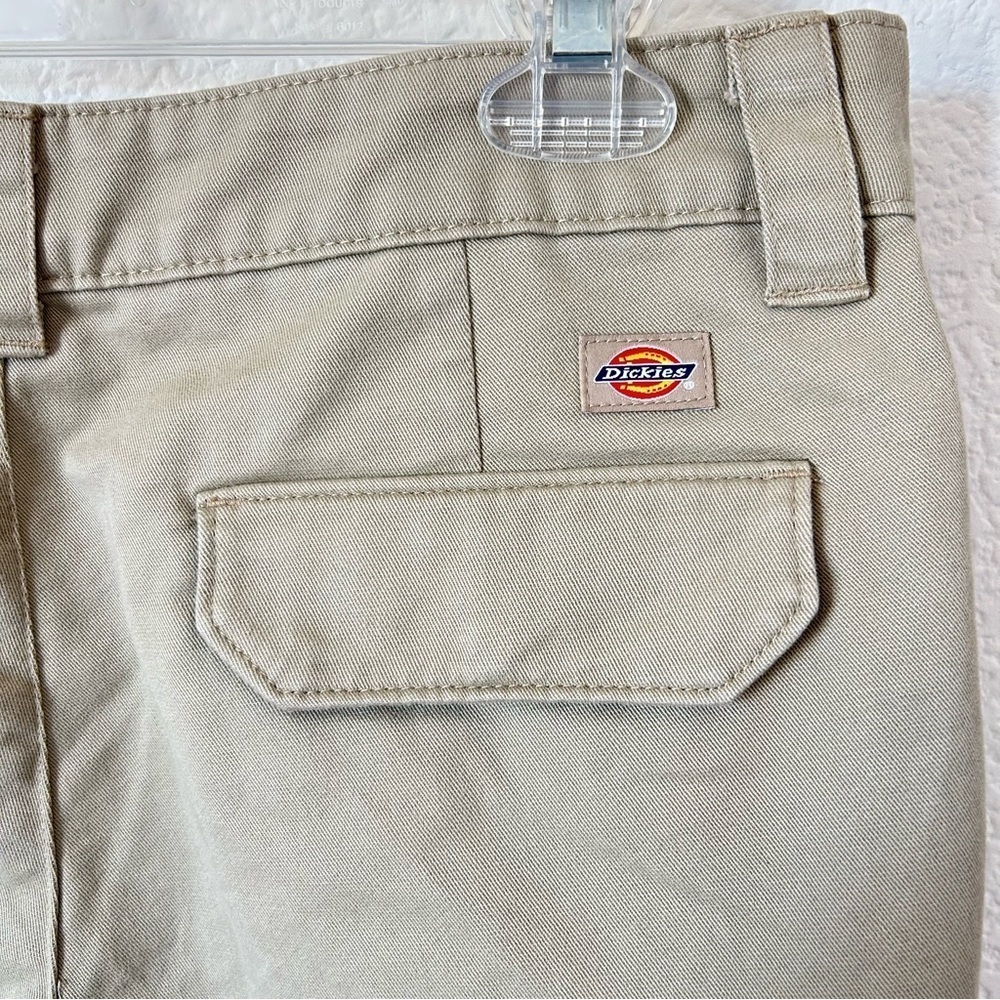 Dickies Khaki Cargo, Utility, Work, Outdoor, Women’s Size 6 Relaxed Shorts - Picture 6 of 12